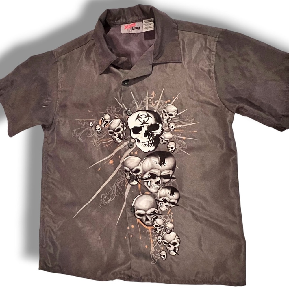 VTG Y2K Xtreme Limit Gray Black Skull Graphic Button Down Shirt Boys Sz 8 B-8